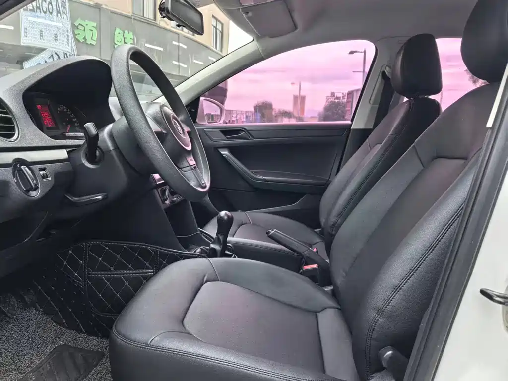 Volkswagen Jetta — миниатюра 7