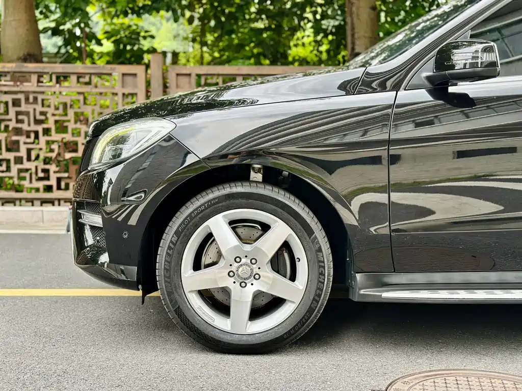 Mercedes-Benz M-Class — миниатюра 13