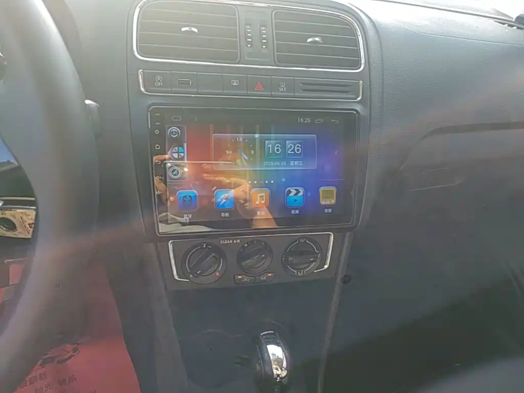 Volkswagen Polo — миниатюра 13
