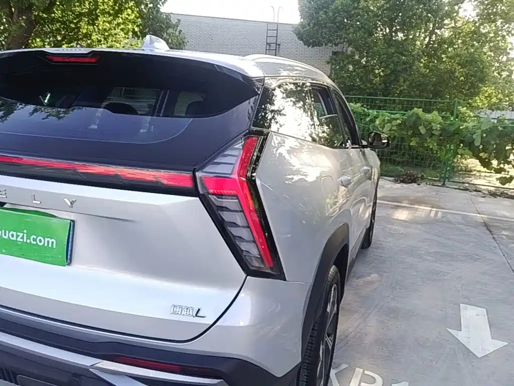 Geely Boyue L — миниатюра 8