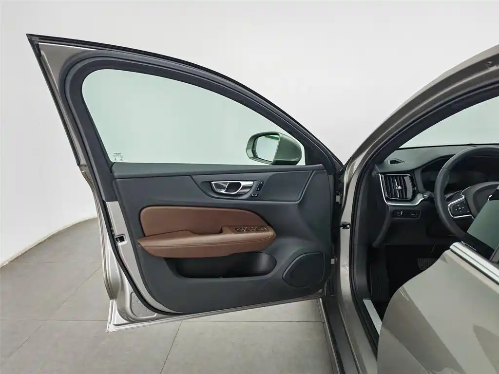 Volvo S60 2022 B4 Luxury