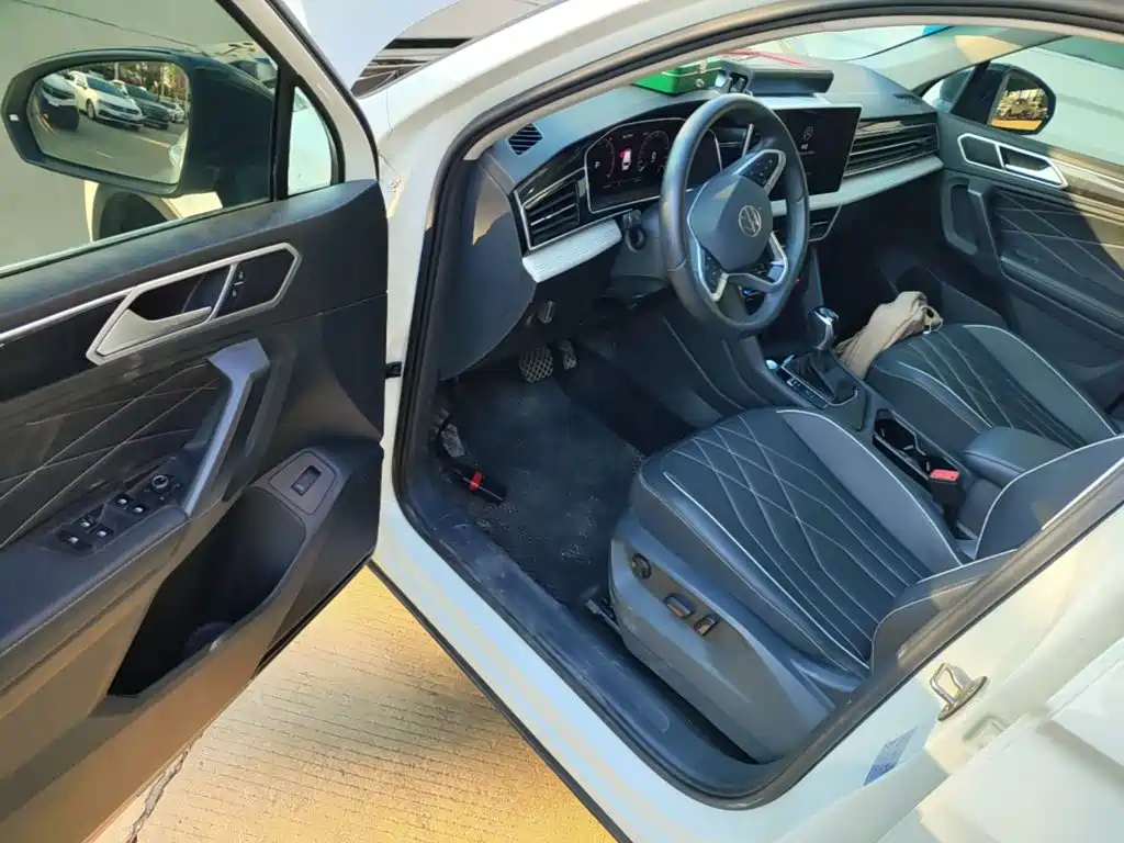 Volkswagen Tiguan L — миниатюра 16