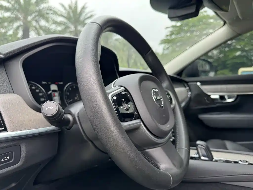 Volvo V90 — миниатюра 16