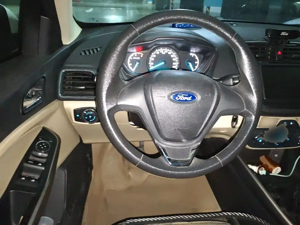 Ford Escort — миниатюра 7
