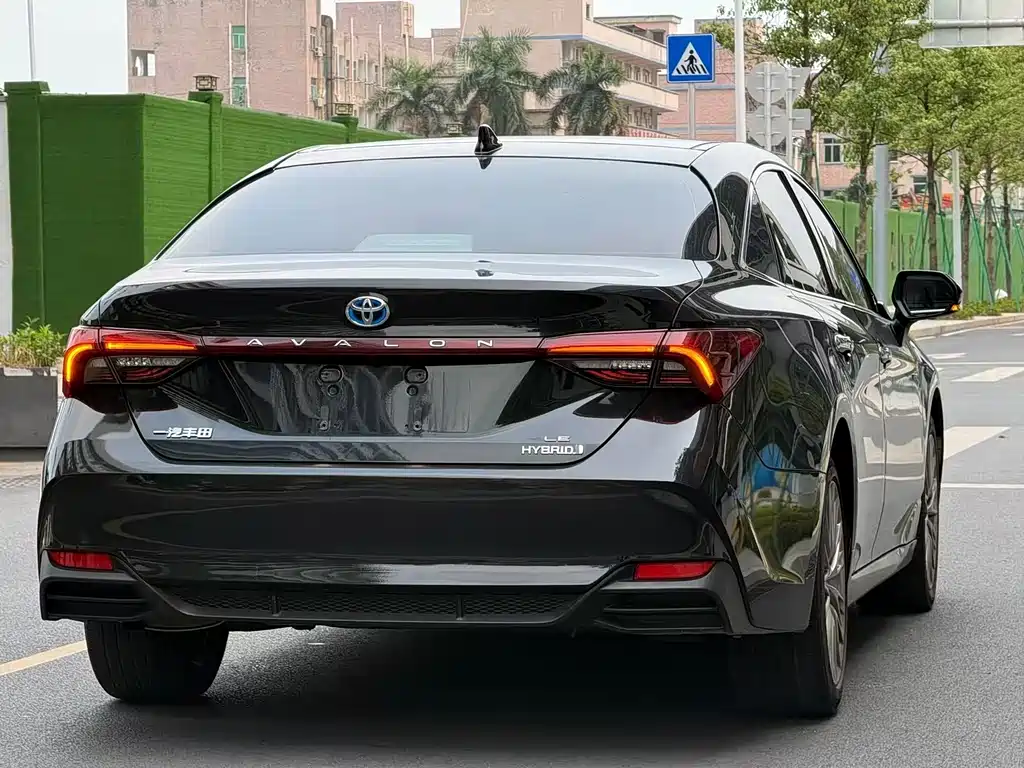 Toyota Avalon — миниатюра 10