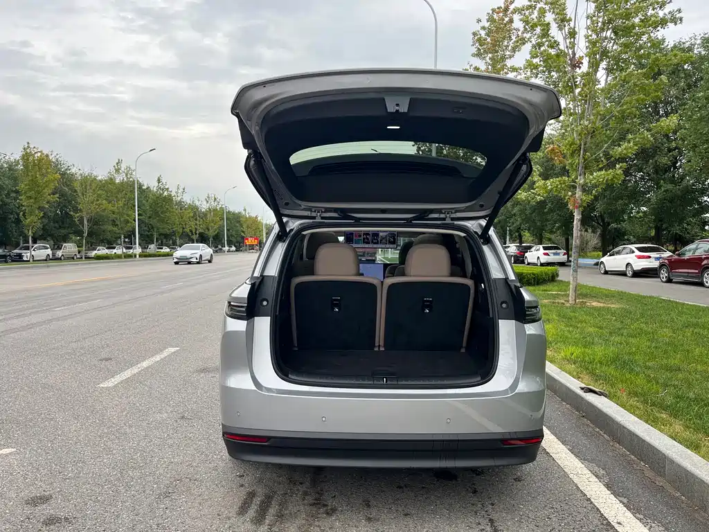 Li Auto Идеальный I8 — миниатюра 20