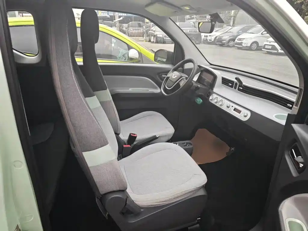 Wuling MINIEV — миниатюра 25