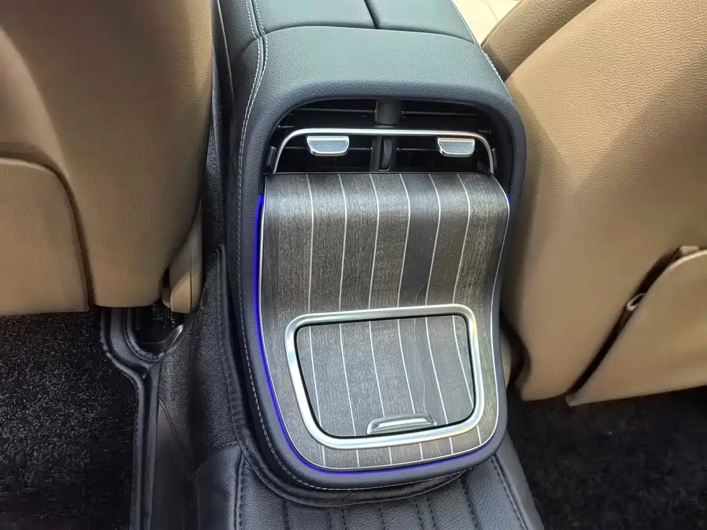 Mercedes-Benz E-Class New Energy — миниатюра 9