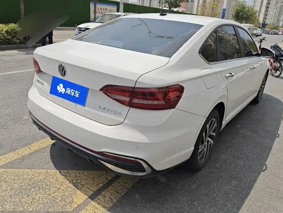 Volkswagen Lavida — миниатюра 3