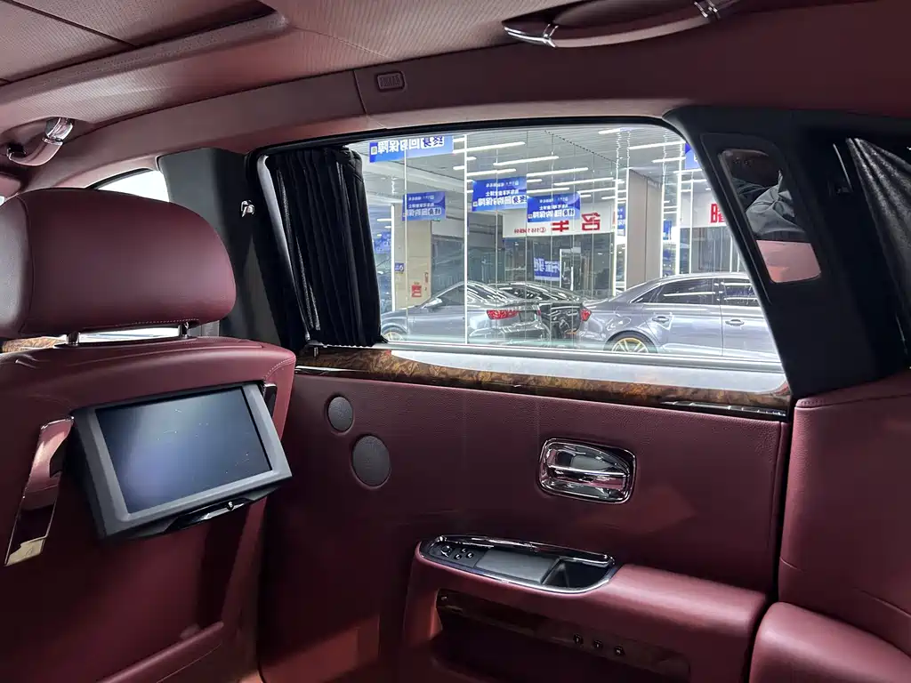 Rolls-Royce Ghost — миниатюра 21
