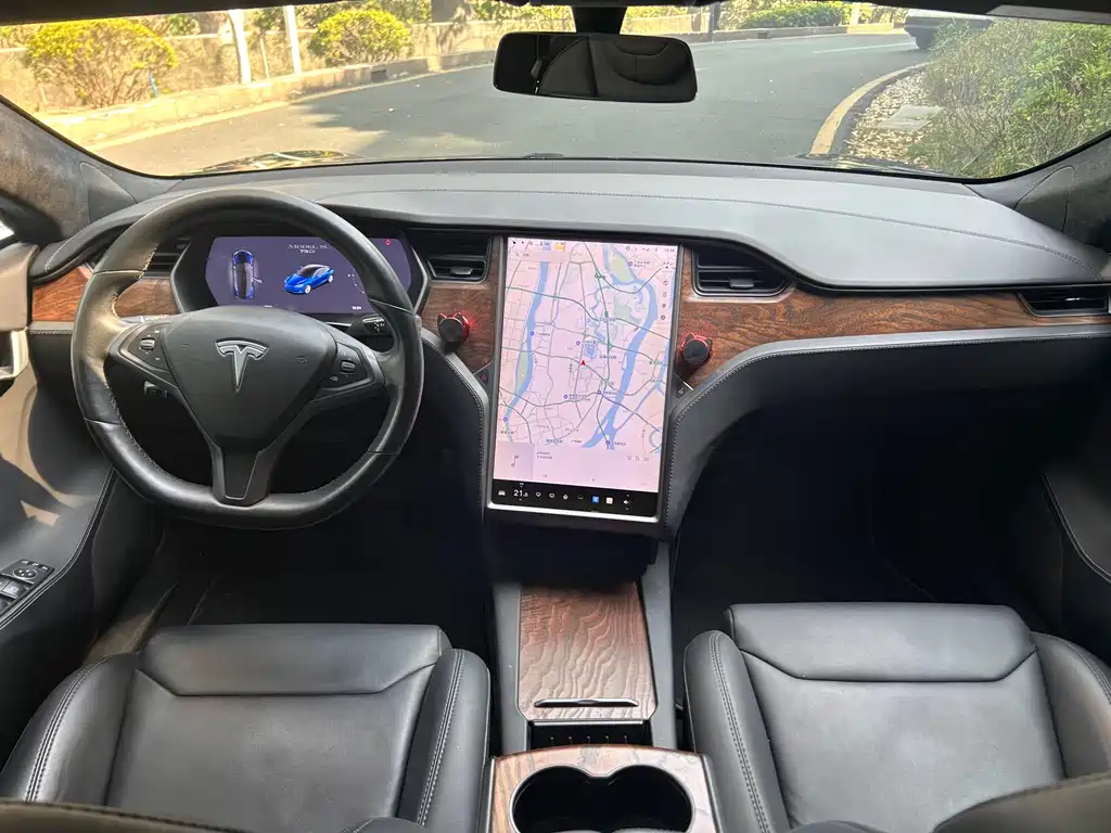 TESLA MODEL S