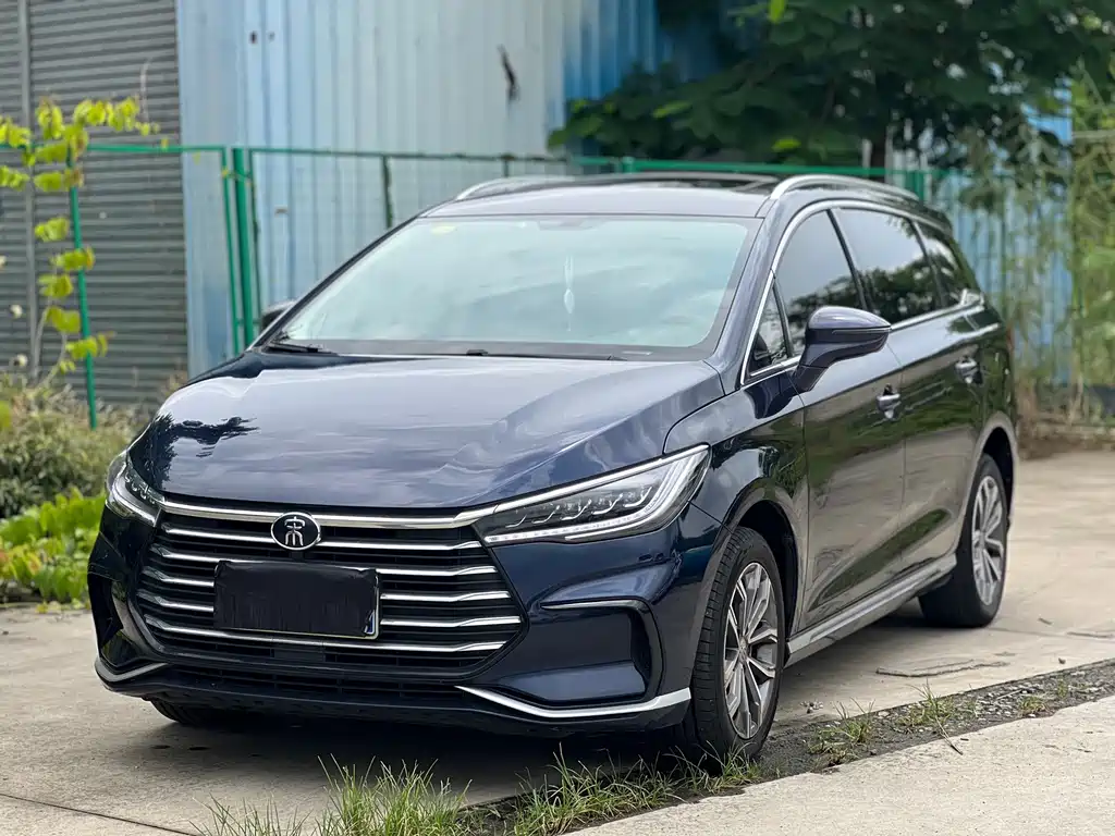 BYD MAX