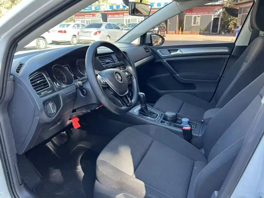 Volkswagen Golf — миниатюра 10