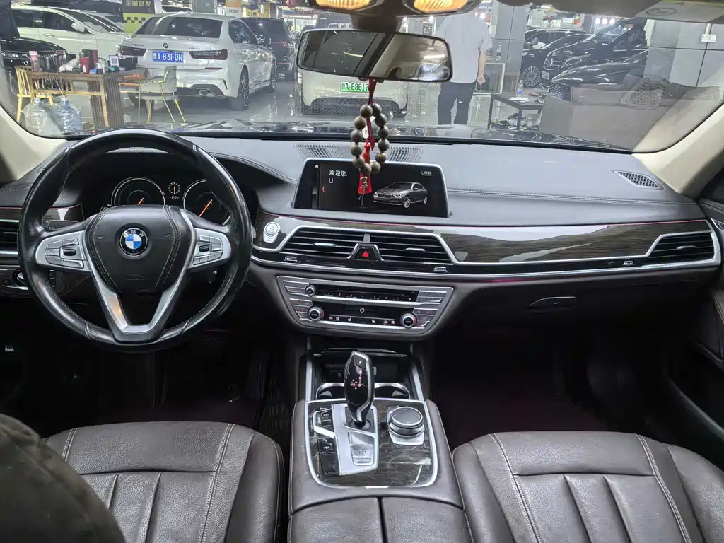 BMW 7 SERIES