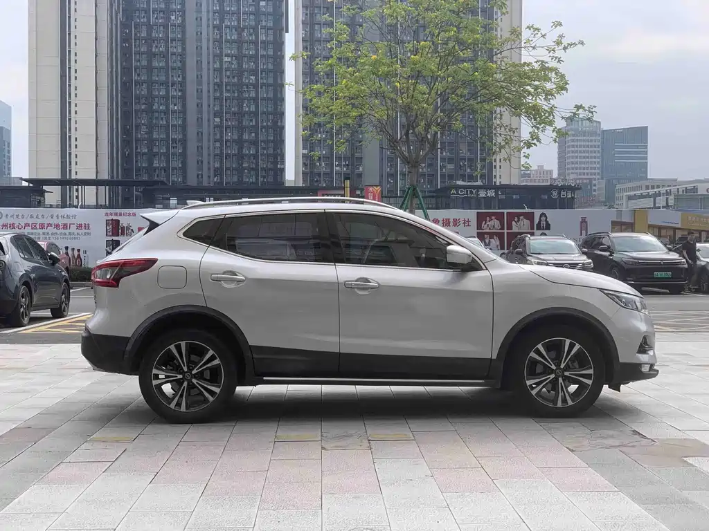 Nissan Qashqai — миниатюра 5