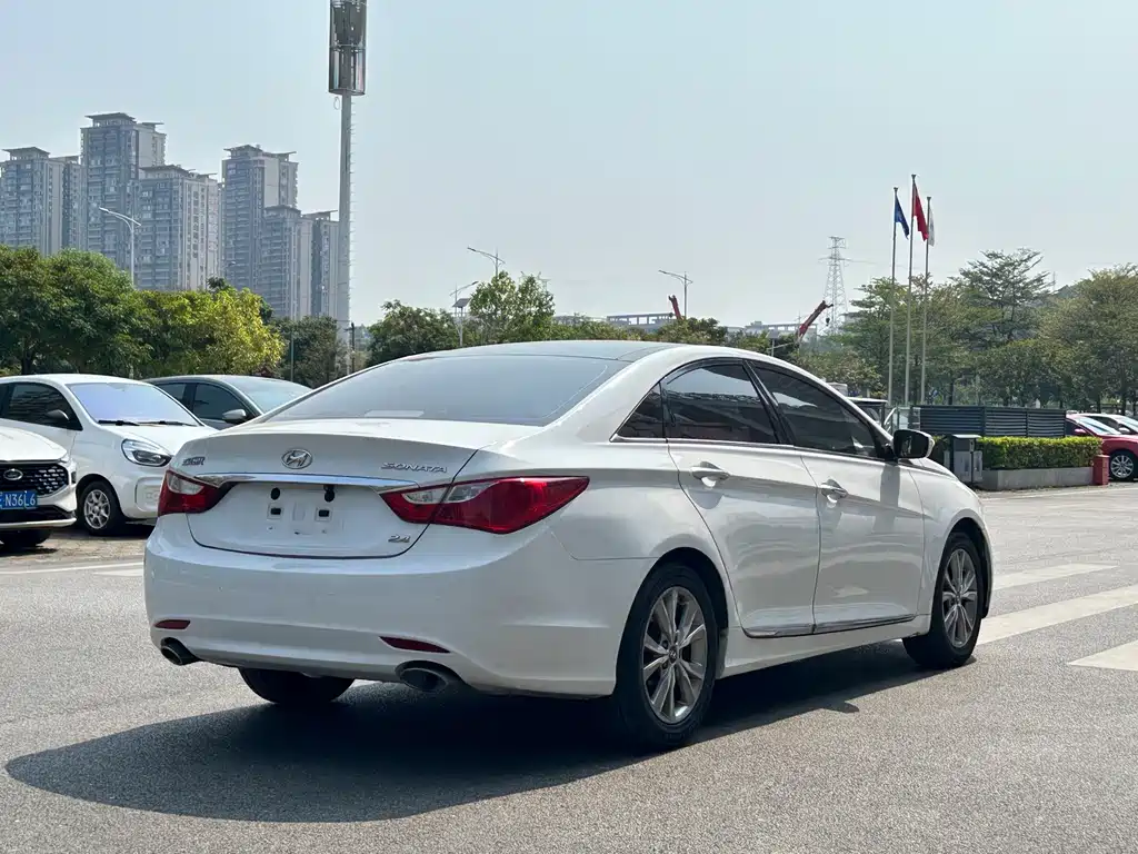 Hyundai Sonata — миниатюра 5
