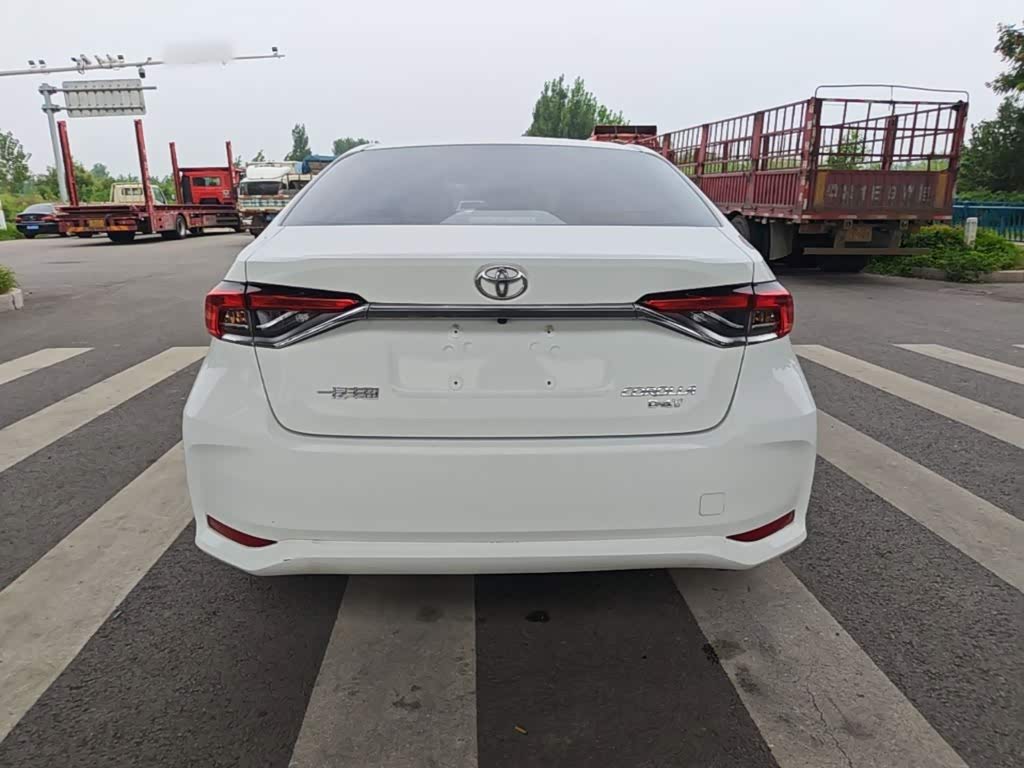 Toyota Corolla 1.2 л 2024 г. Белый, пробег 10000 км