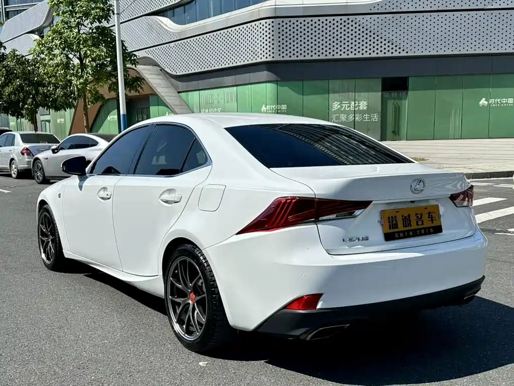 Lexus IS — миниатюра 12