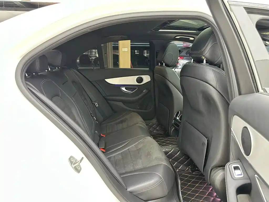 Mercedes-Benz C-Class — миниатюра 6