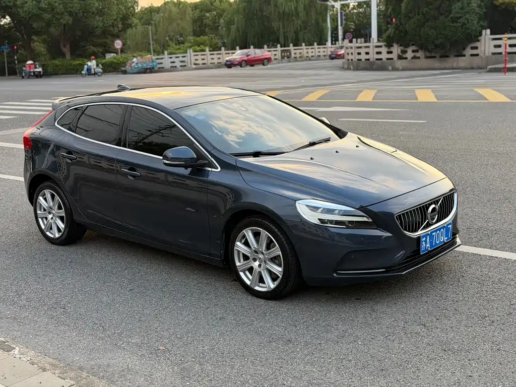 Volvo V40 — миниатюра 7
