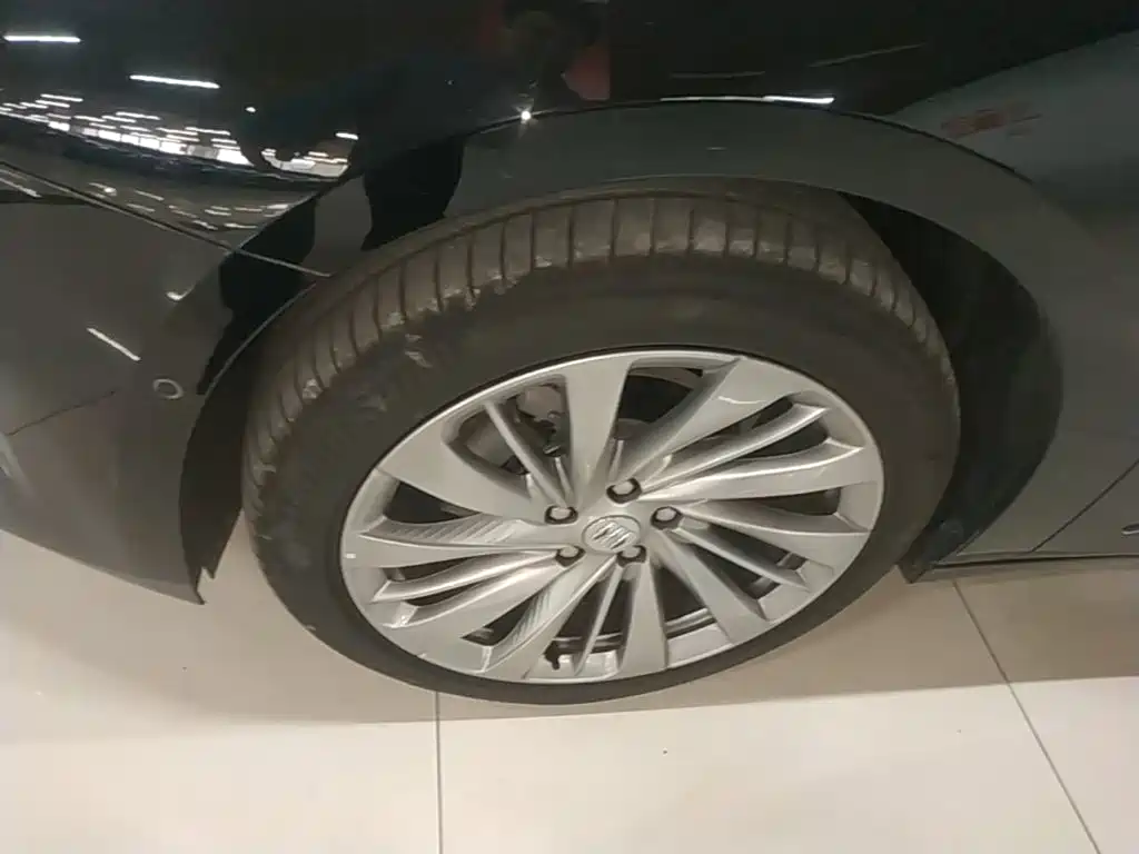 Buick LaCrosse — миниатюра 23