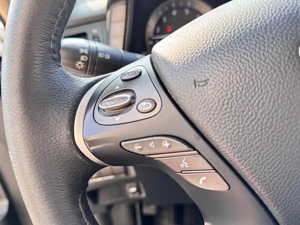 Infiniti Q70 — миниатюра 17