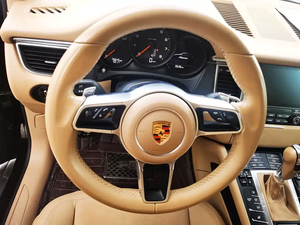 Porsche Macan — миниатюра 7