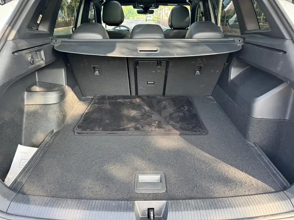 Volkswagen Tiguan L — миниатюра 10