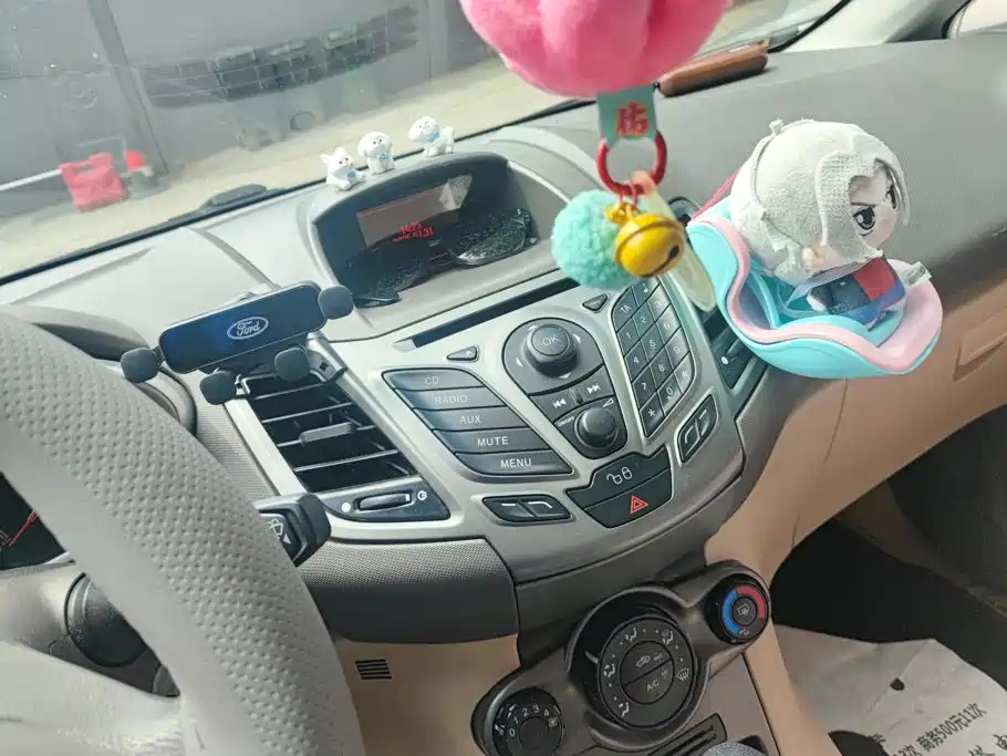 Ford Fiesta — миниатюра 13