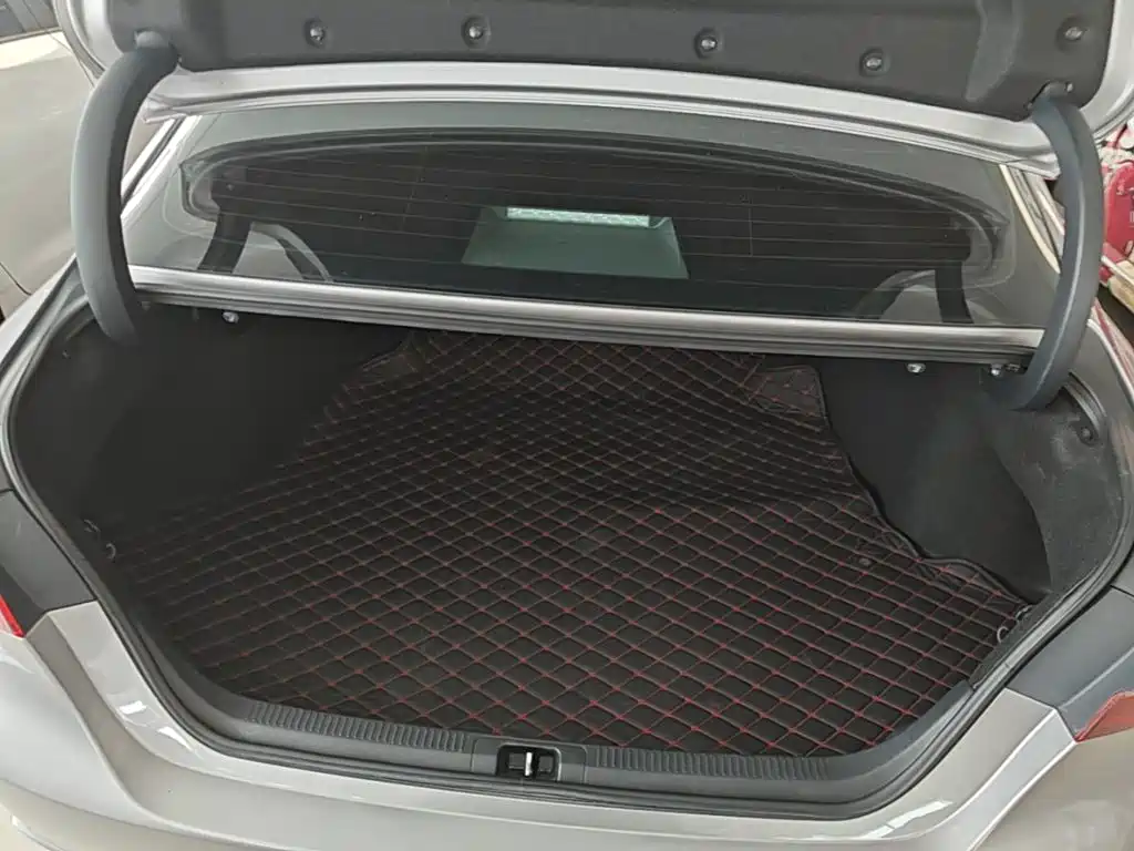 Toyota Camry — миниатюра 19