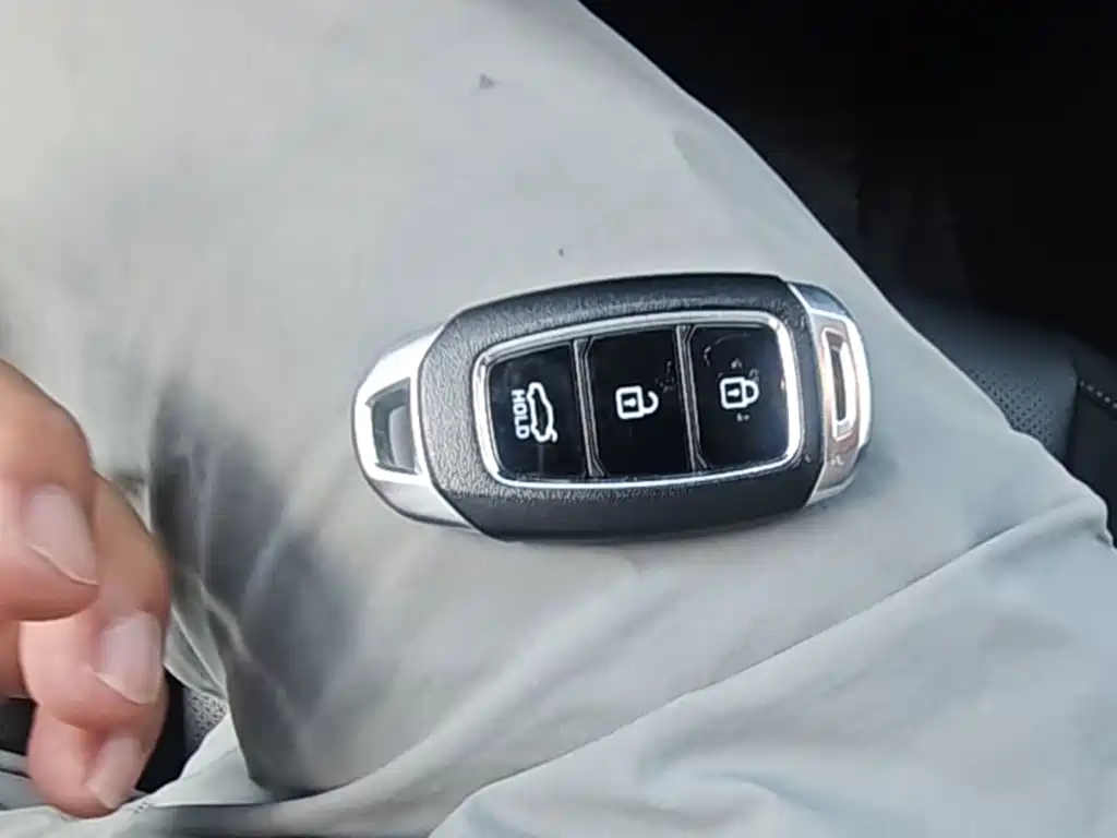 Hyundai Elantra — миниатюра 9