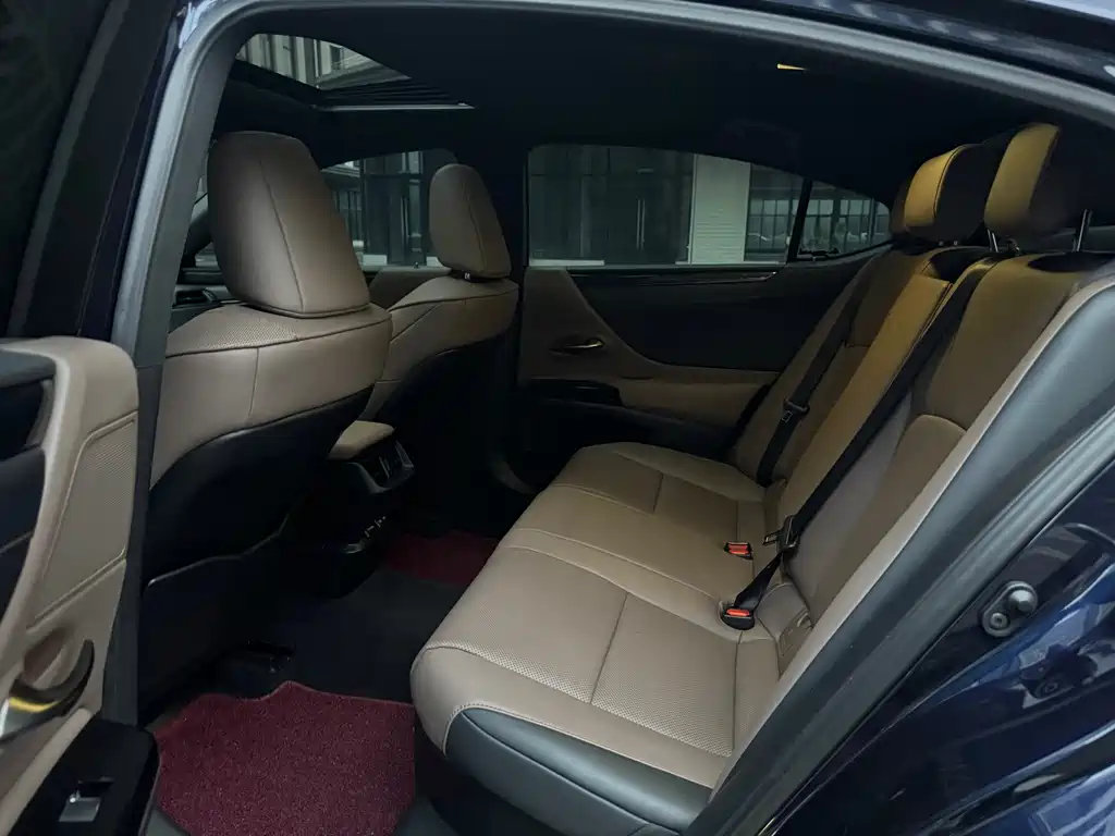 Lexus ES — миниатюра 7