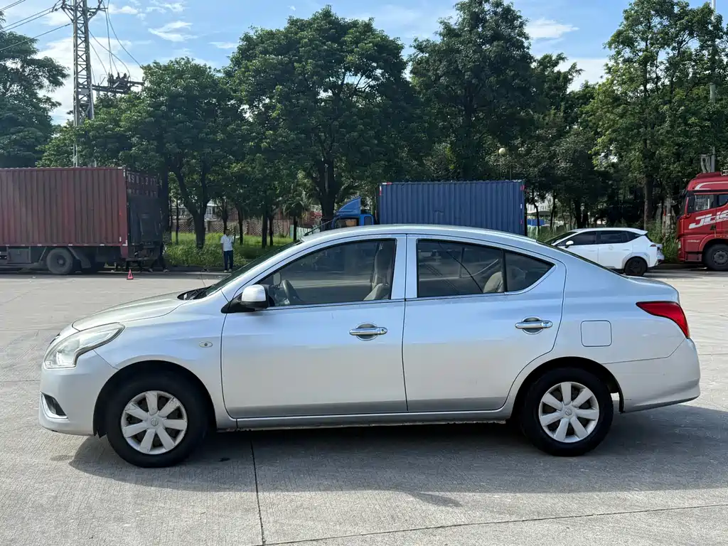 Nissan Sunny — миниатюра 10