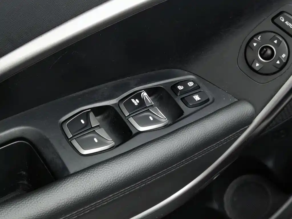 Hyundai Santa Fe — миниатюра 9