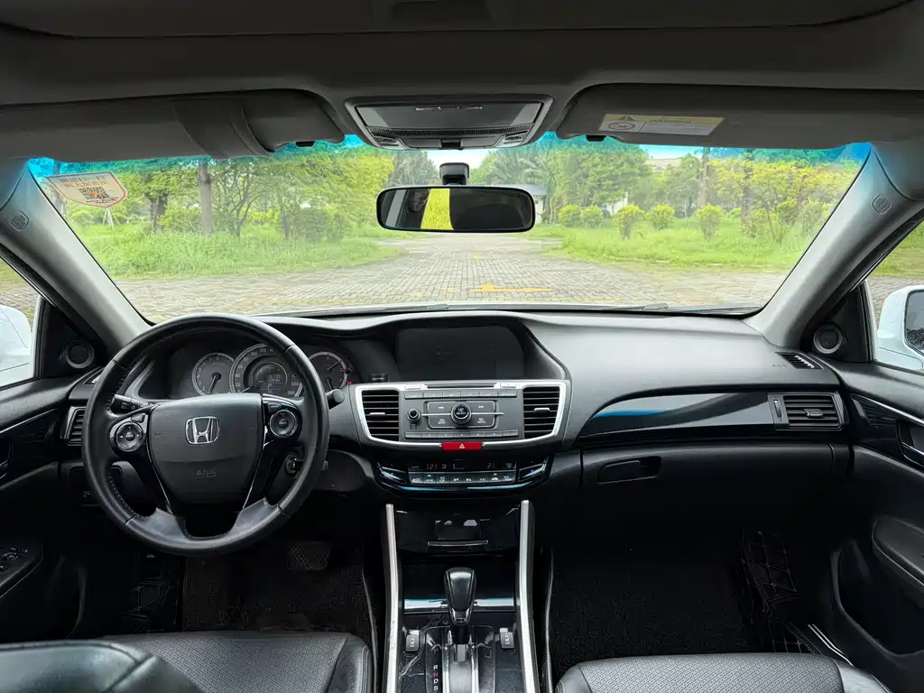 Honda Accord — миниатюра 10