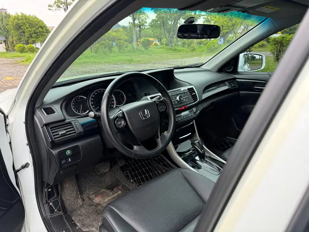 Honda Accord — миниатюра 8