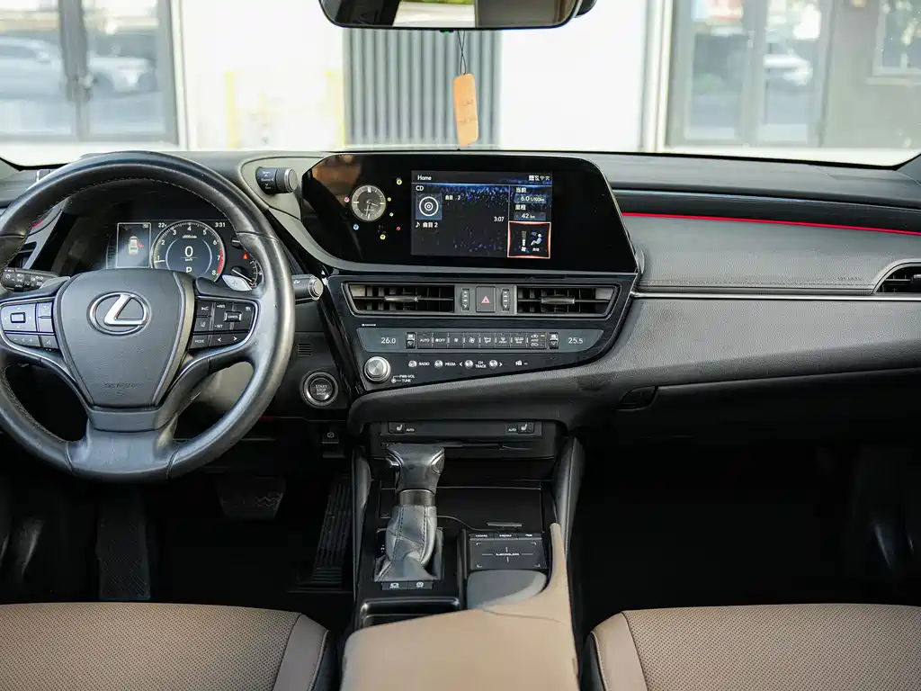 Lexus ES — миниатюра 14