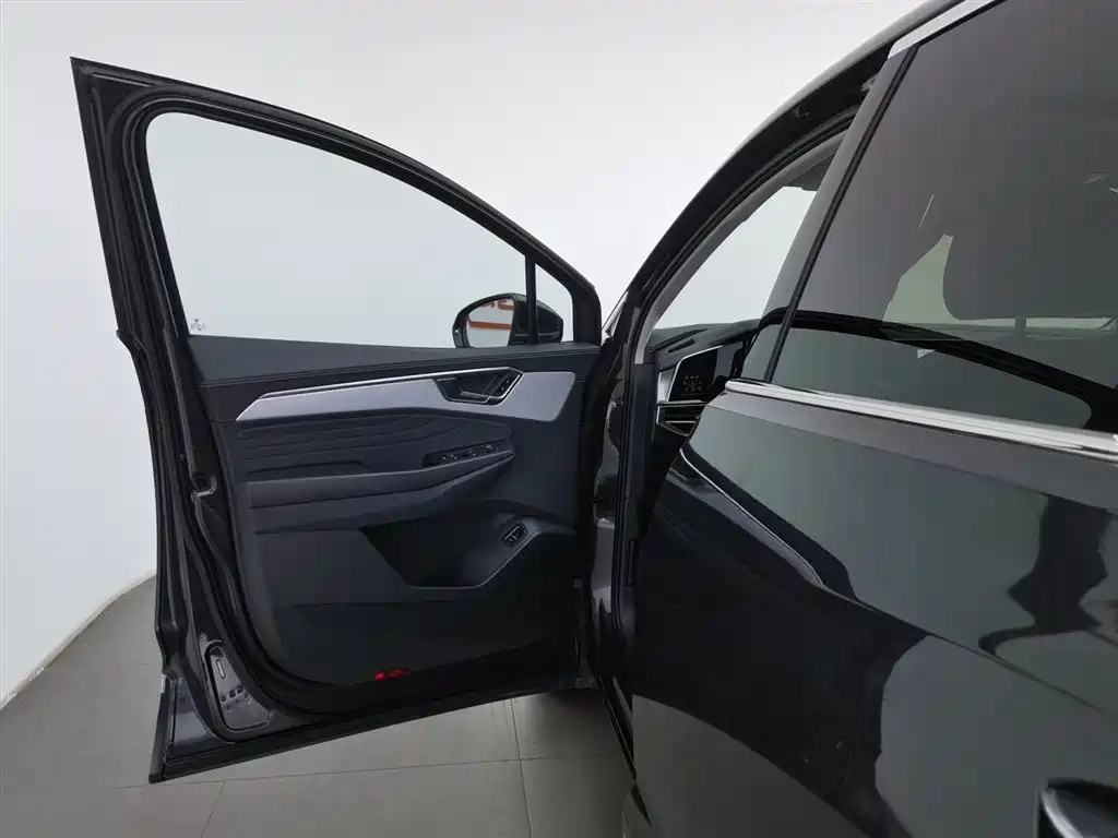 Volkswagen Viloran 2022 530TSI Flagship Pro 6 мест