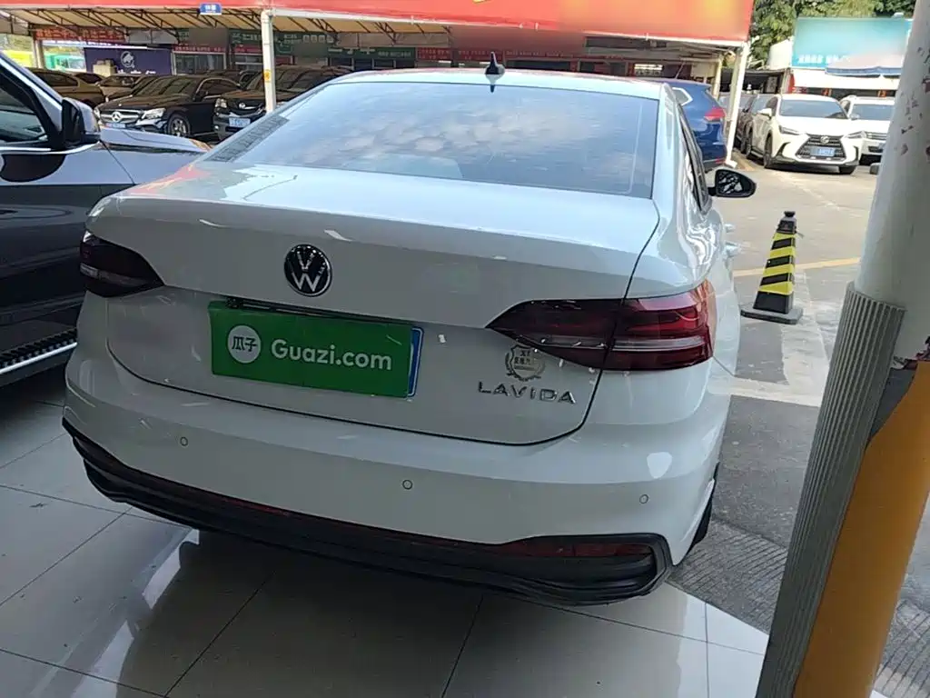 Volkswagen Lavida — миниатюра 7