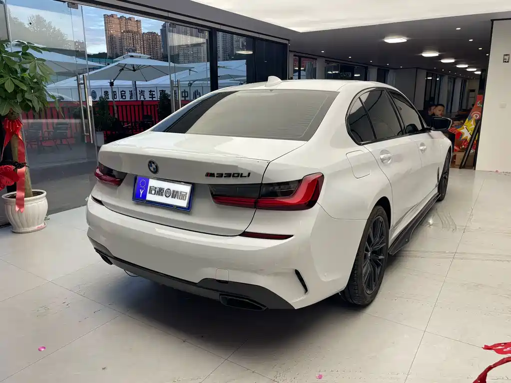 BMW 3 Series — миниатюра 3