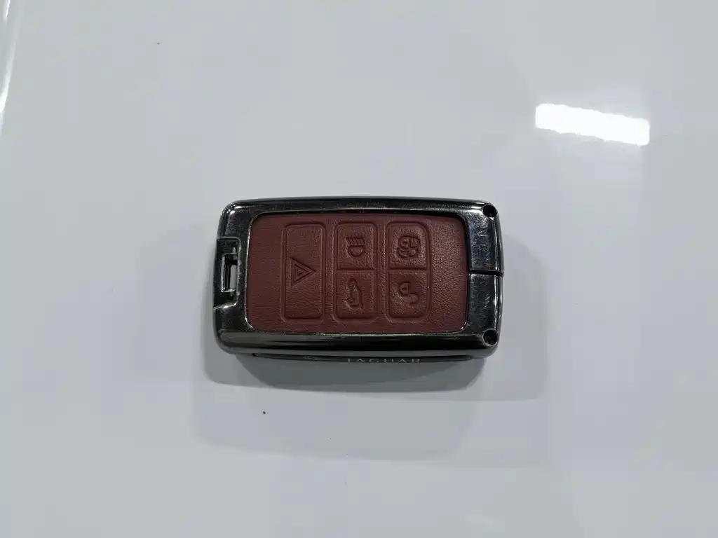 Jaguar XEL — миниатюра 19
