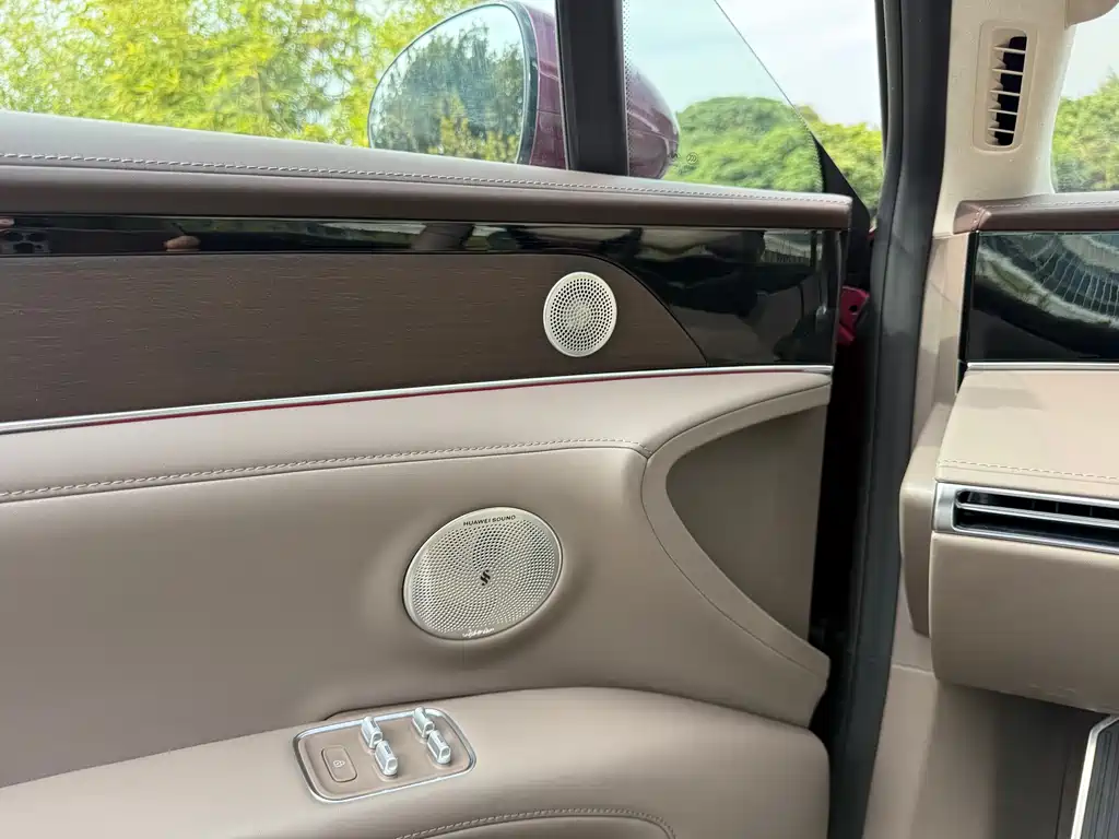 AITO ENJOY THE WORLD S9