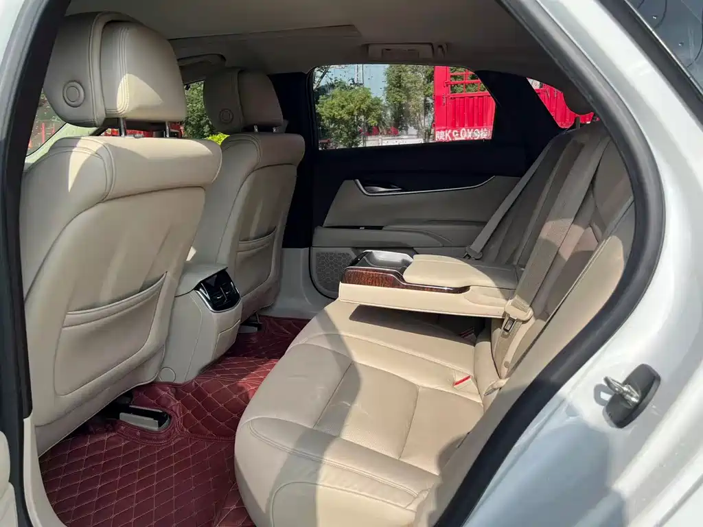 Cadillac XTS — миниатюра 9