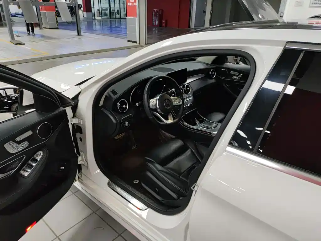 Mercedes-Benz C-Class — миниатюра 3
