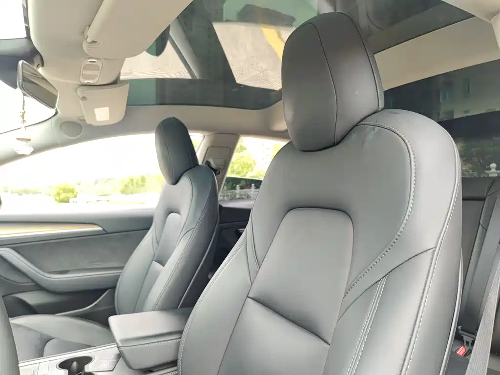 Tesla Model 3 - фото 10