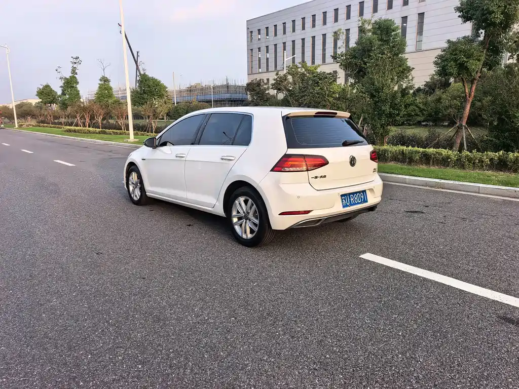 Volkswagen Golf — миниатюра 14