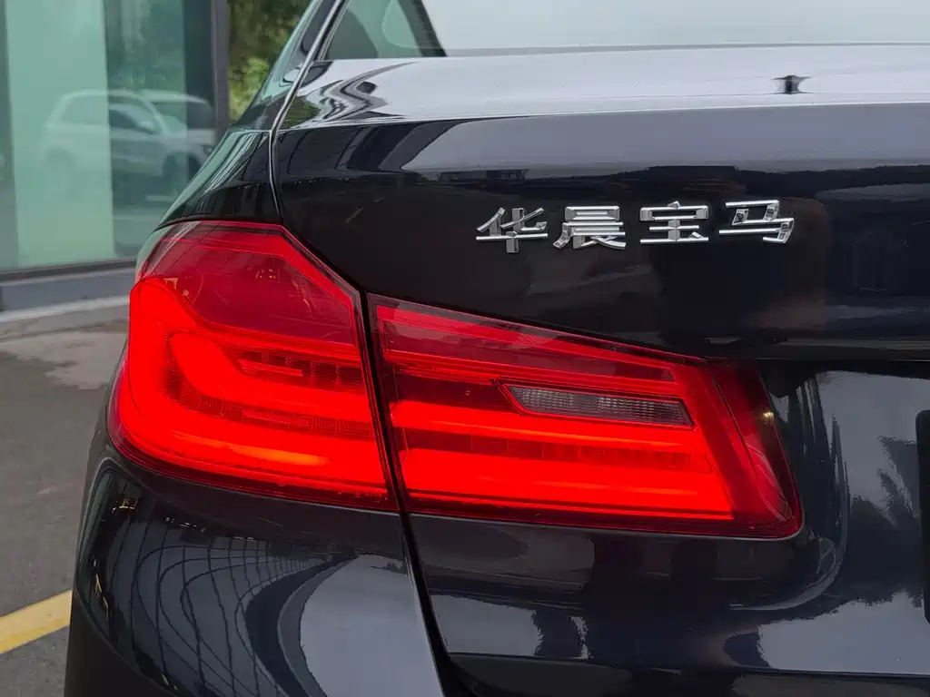 BMW 5 Series — миниатюра 25