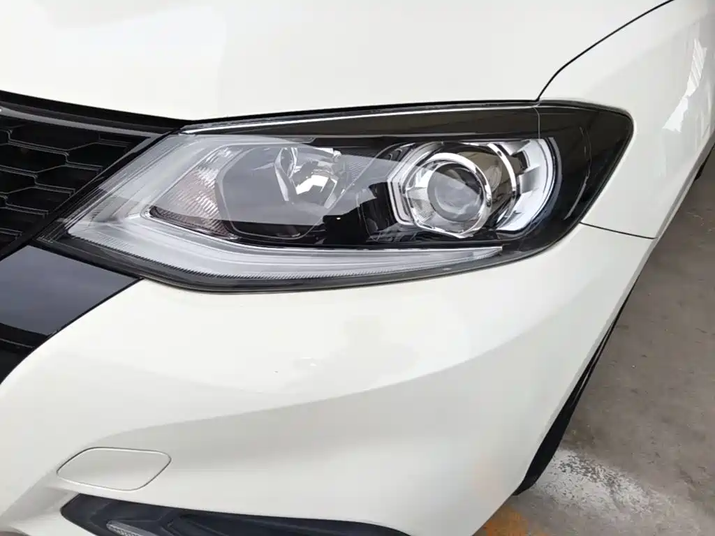 Nissan Tiida — миниатюра 24