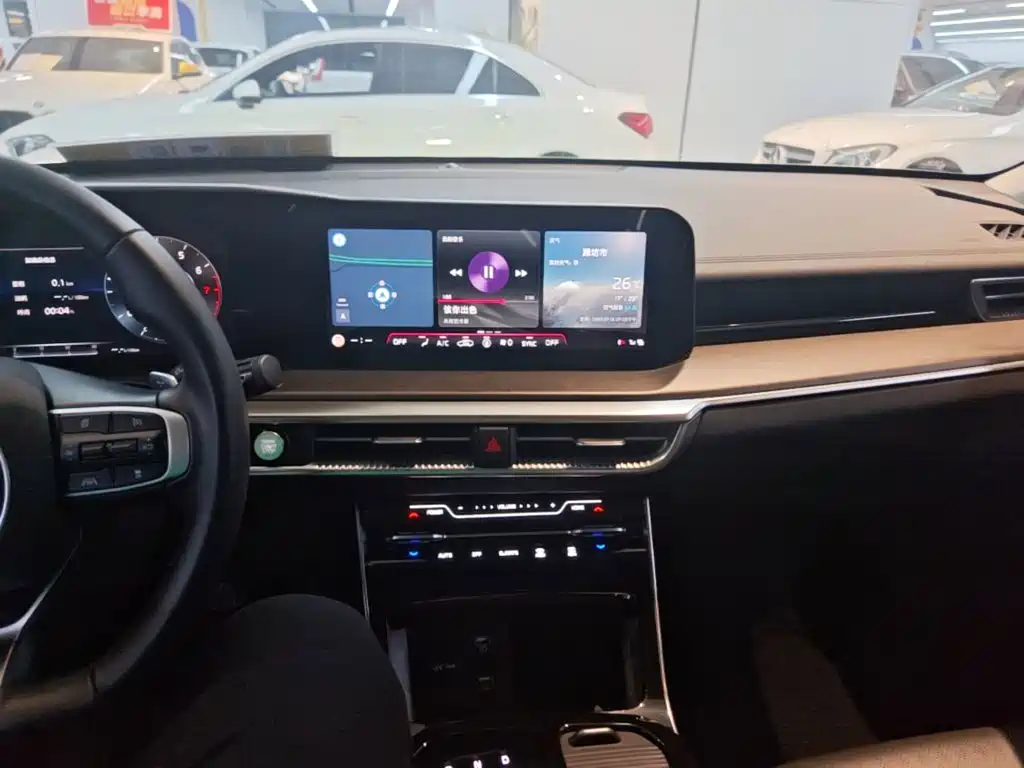 Kia K5 — миниатюра 10