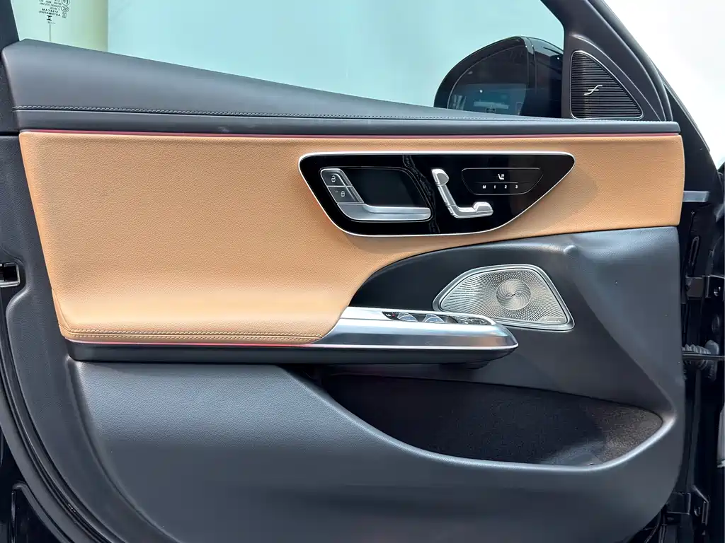 Mercedes-Benz E-Class (Import) — миниатюра 14